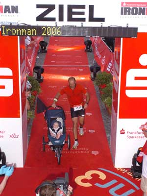 Jörg Linder | Ironman 2006 | Geschafft! Endlich im Ziel!